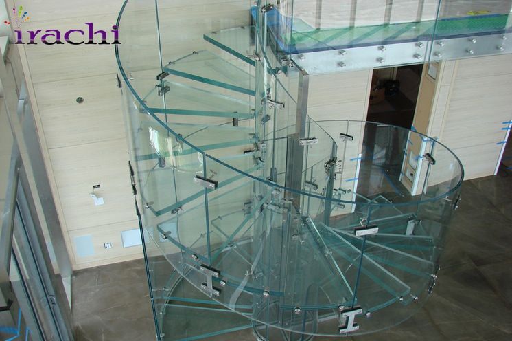 شیشه اتومبیل