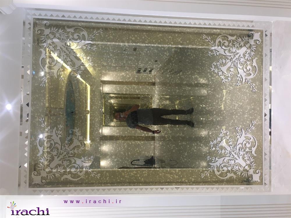 آینه آنتیک و کهنه کاری