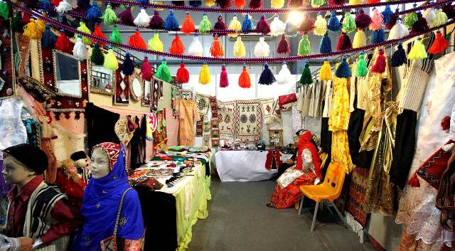 انسان و صنابع دستی