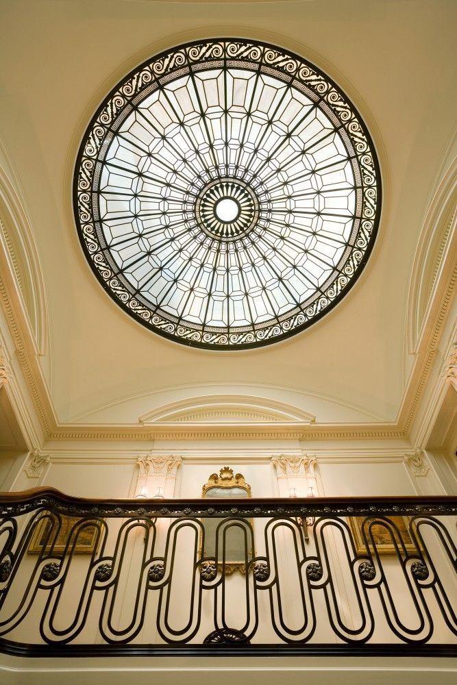 گنبد شیشه ای