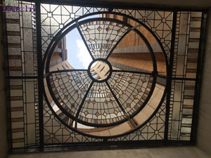 گنبد شیشه ای