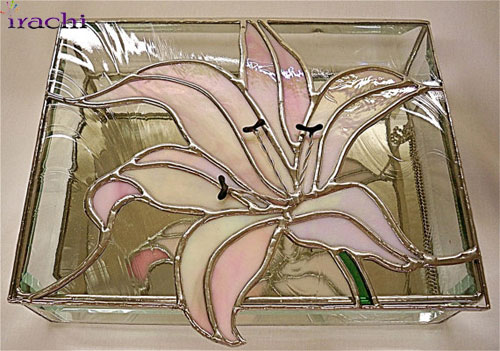 جعبه شیشه ای تیفانی