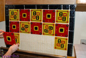 کاشی شیشه ای طرحدار