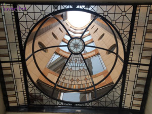 گنبد شیشه ای