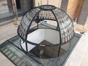 گنبد شیشه ای